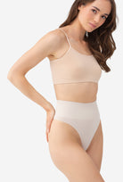 Modelujące stringi Correct Sensual Skin