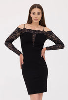 Sukienka z koronkowym dekoltem Vasaris