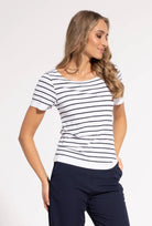 T-shirt w paski Adrienne